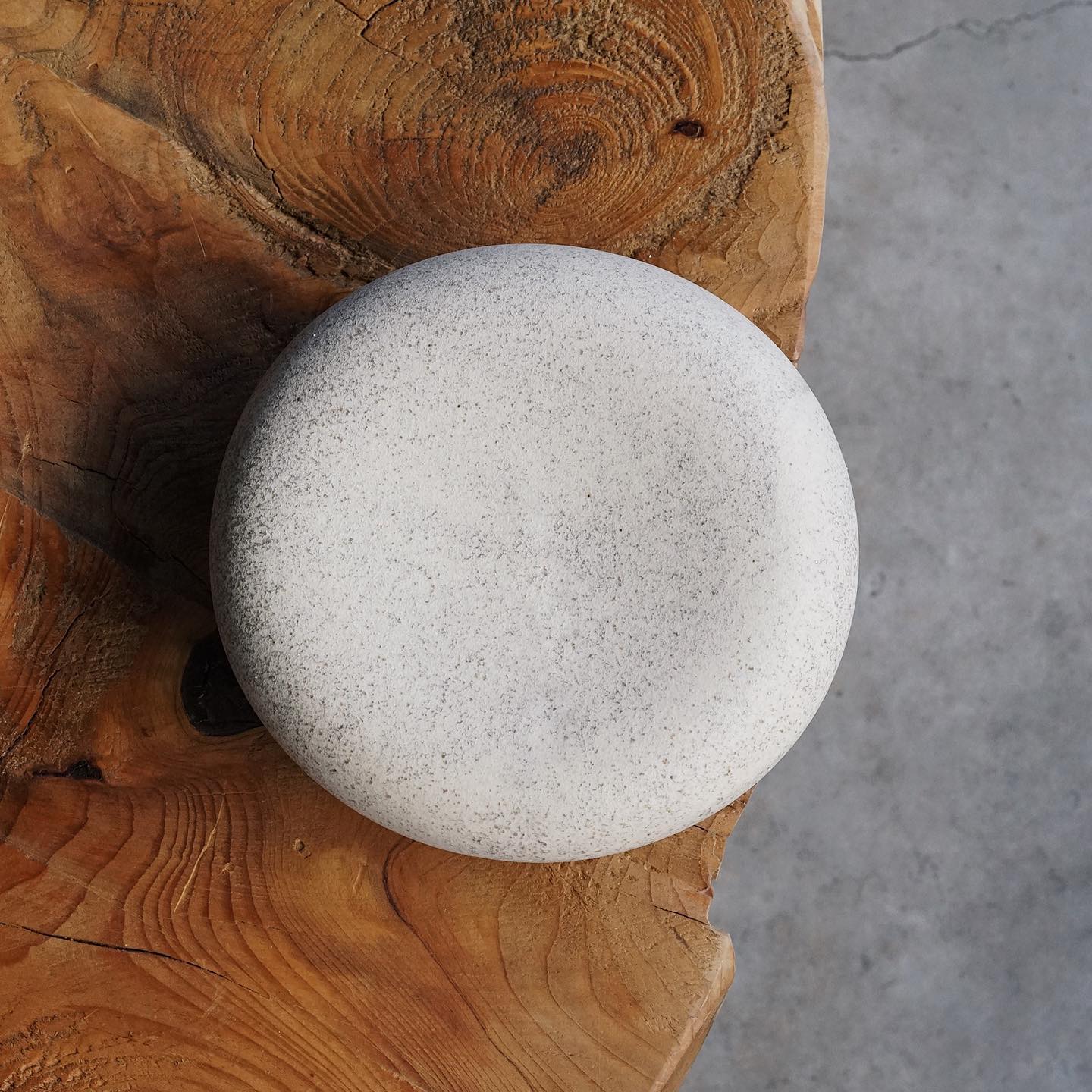 Kigoromo Stage Rock Plate by Kurieto Tableware