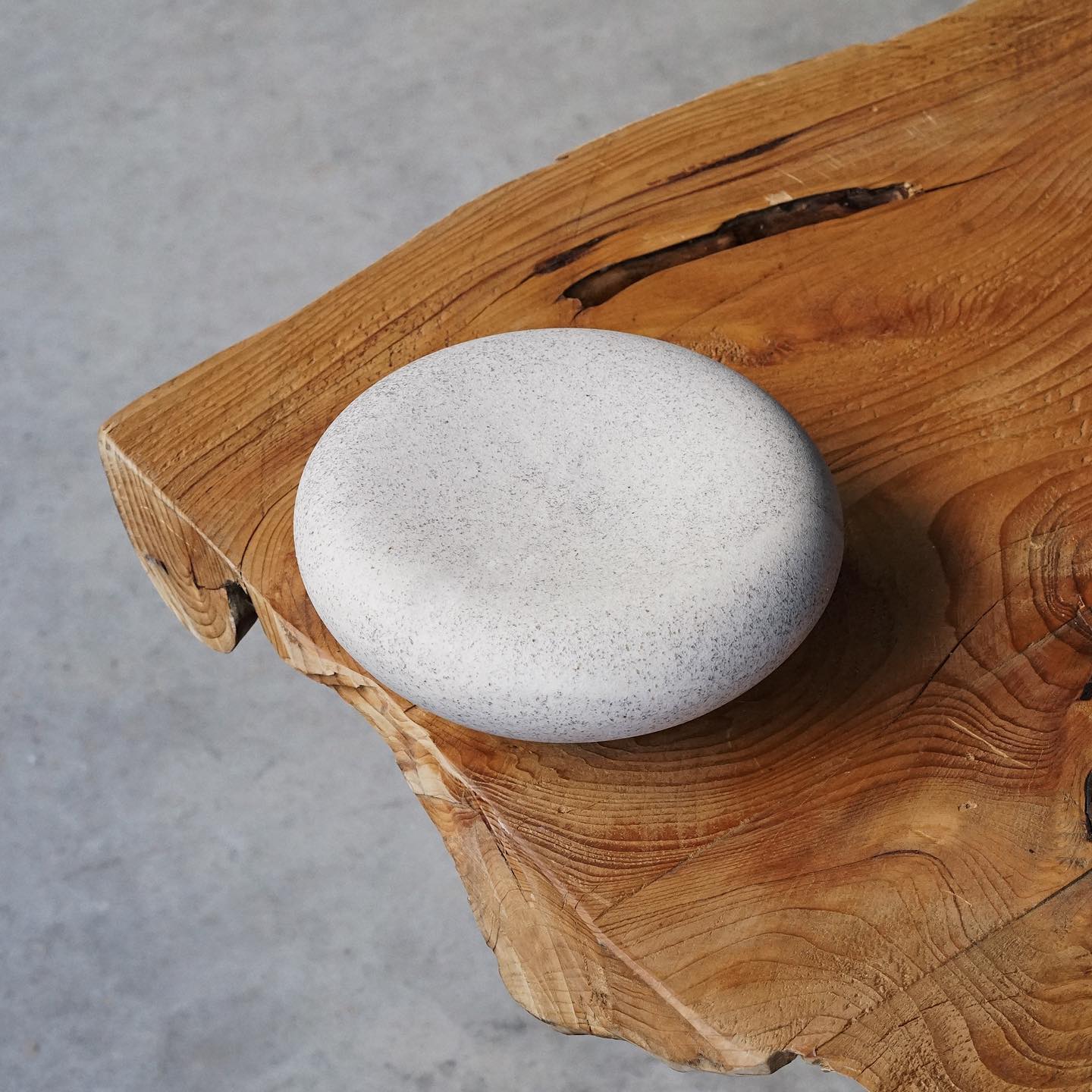 Kigoromo Stage Rock Plate by Kurieto Tableware