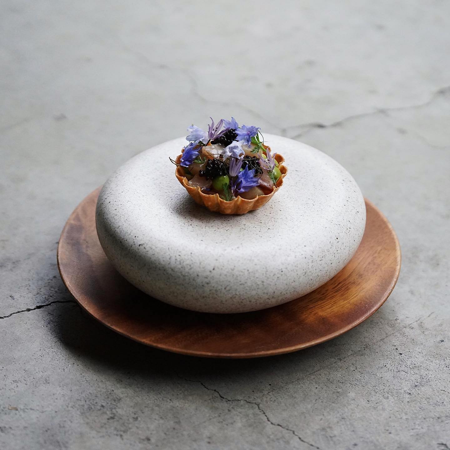 Kigoromo Stage Rock Plate by Kurieto Tableware